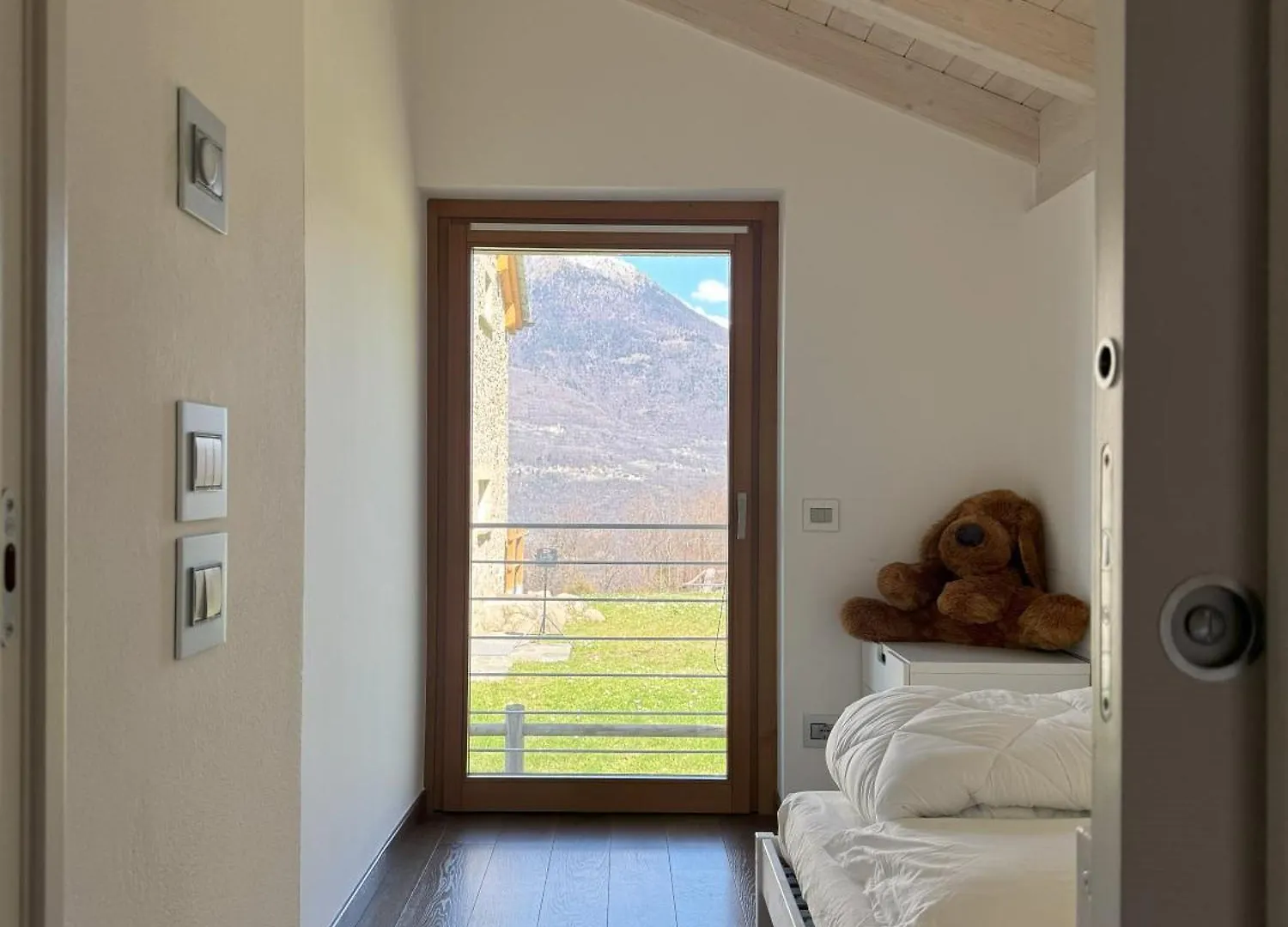 Arzo Mountain Chalet Морбеньо